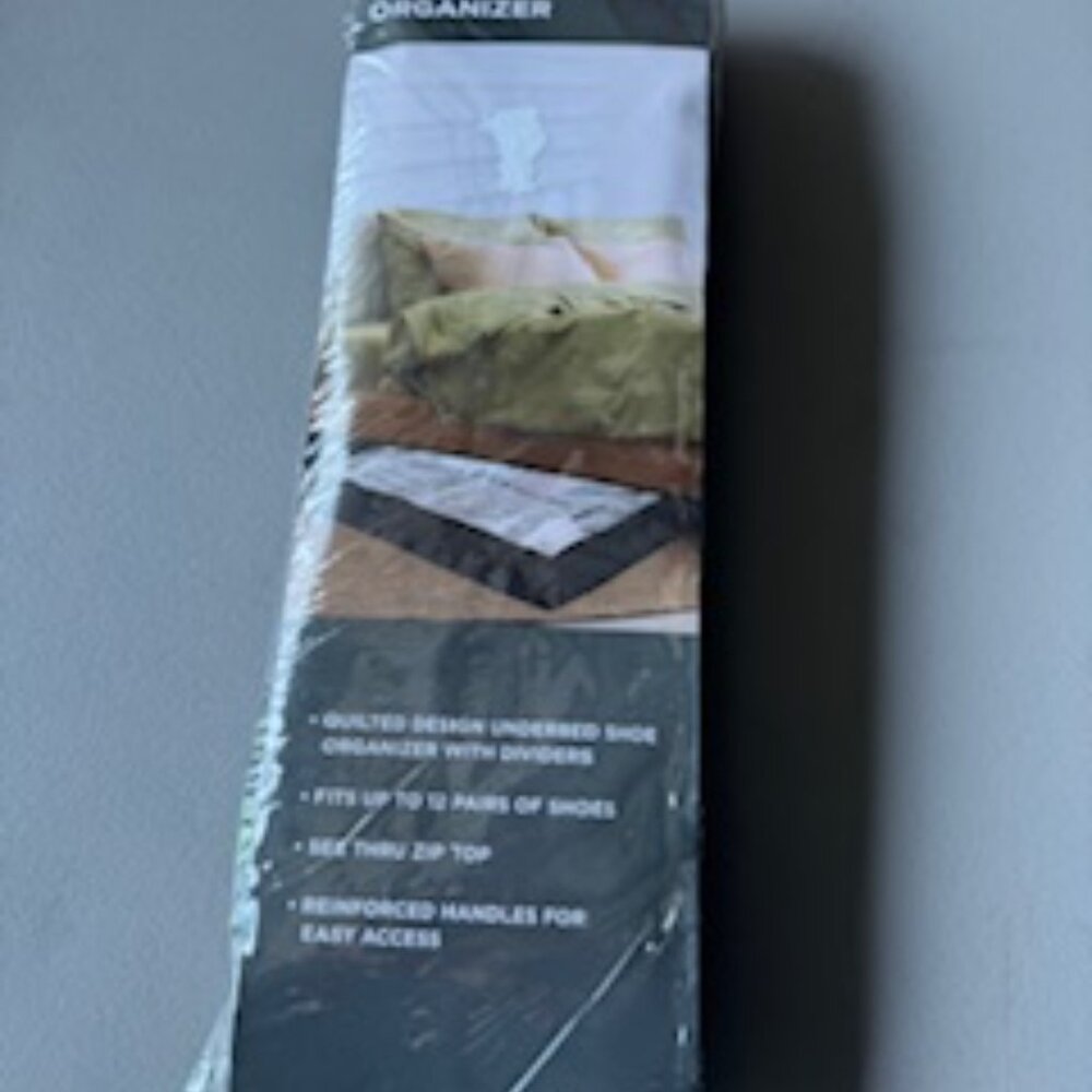 Underbead shoe organizer, Holds 12 Pairs. See thru zip top.